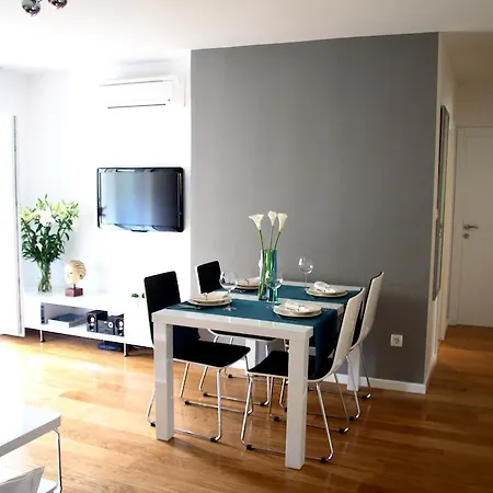 アパート アクヴァレル スプリト